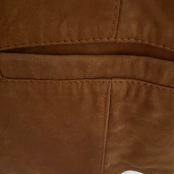 Great condition Men’s Suede vest, fully lined, front pockets, button down, S -L - Picture 4 of 5